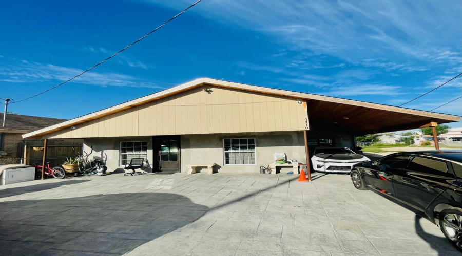 4416 Flores Ave, Laredo, Texas 78041, 7 Bedrooms Bedrooms, 10 Rooms Rooms,3 BathroomsBathrooms,Residential,For Sale,4416 Flores Ave,20260704