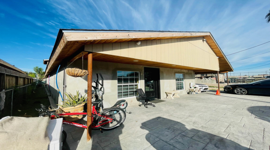 4416 Flores Ave, Laredo, Texas 78041, 7 Bedrooms Bedrooms, 10 Rooms Rooms,3 BathroomsBathrooms,Residential,For Sale,4416 Flores Ave,20260704