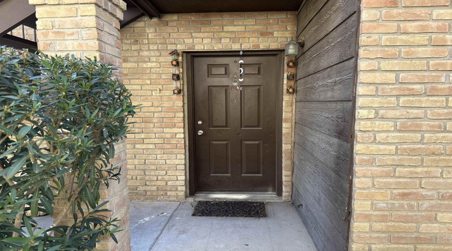 207 Martingale Ln, Laredo, Texas 78041, 2 Bedrooms Bedrooms, 5 Rooms Rooms,2 BathroomsBathrooms,Residential,For Sale,207 Martingale Ln,20260706