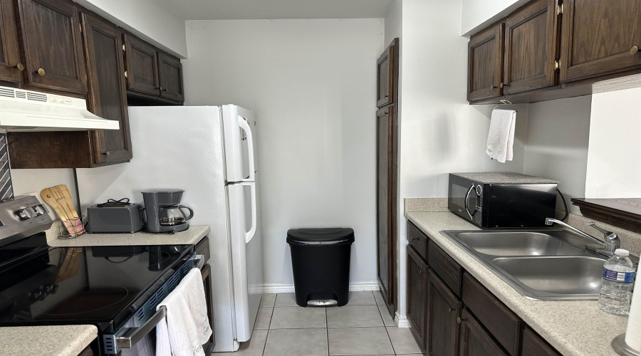 207 Martingale Ln, Laredo, Texas 78041, 2 Bedrooms Bedrooms, 5 Rooms Rooms,2 BathroomsBathrooms,Residential,For Sale,207 Martingale Ln,20260706