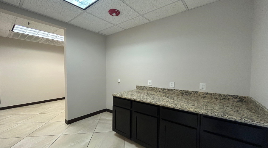 6909 Springfield Ave, Laredo, Texas 78041, 1 Room Rooms,1 BathroomBathrooms,Commercial retail/office,For Rent,6909 Springfield Ave,20260717