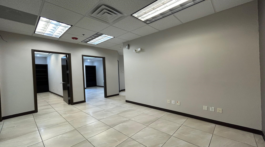 6909 Springfield Ave, Laredo, Texas 78041, 1 Room Rooms,1 BathroomBathrooms,Commercial retail/office,For Rent,6909 Springfield Ave,20260717