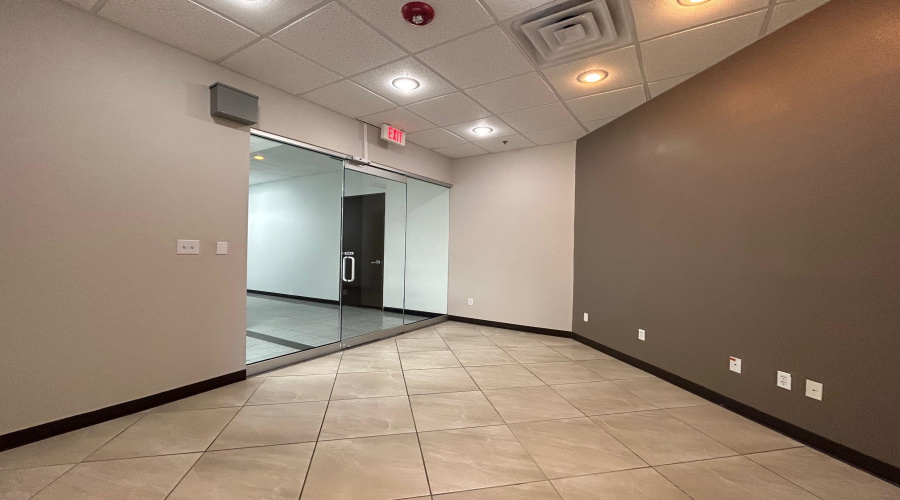 6909 Springfield Ave, Laredo, Texas 78041, 1 Room Rooms,1 BathroomBathrooms,Commercial retail/office,For Rent,6909 Springfield Ave,20260717