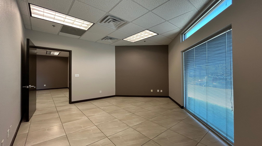 6909 Springfield Ave, Laredo, Texas 78041, 1 Room Rooms,1 BathroomBathrooms,Commercial retail/office,For Rent,6909 Springfield Ave,20260717