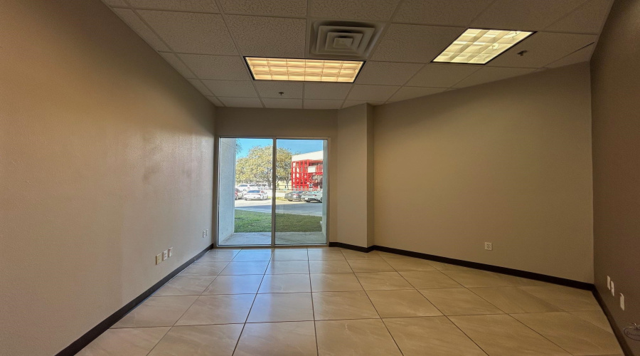 6909 Springfield Ave, Laredo, Texas 78041, 1 Room Rooms,1 BathroomBathrooms,Commercial retail/office,For Rent,6909 Springfield Ave,20260717