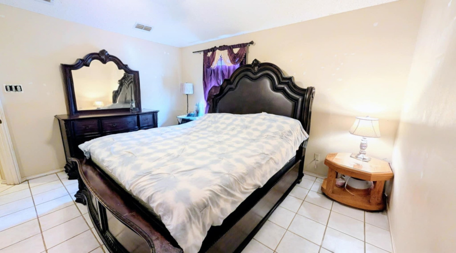 105 Tamarack Lp, Laredo, Texas 78045, 3 Bedrooms Bedrooms, 5 Rooms Rooms,2 BathroomsBathrooms,Residential,For Sale,105 Tamarack Lp,20260716