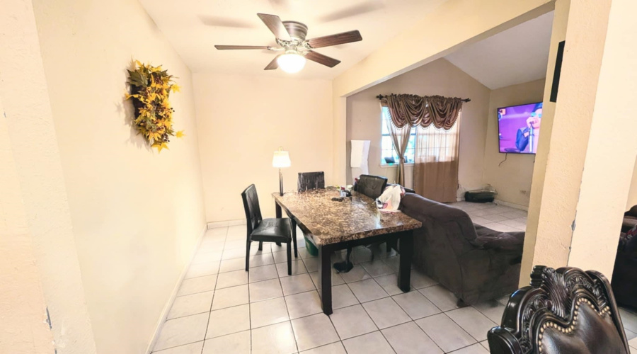 105 Tamarack Lp, Laredo, Texas 78045, 3 Bedrooms Bedrooms, 5 Rooms Rooms,2 BathroomsBathrooms,Residential,For Sale,105 Tamarack Lp,20260716