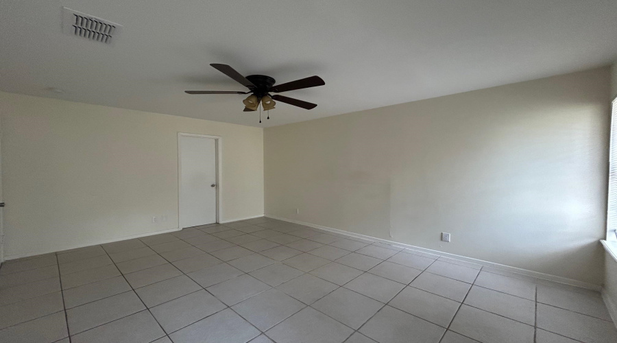 344 Dakota St S, Laredo, Texas 78041, 3 Bedrooms Bedrooms, 5 Rooms Rooms,2 BathroomsBathrooms,Residential,For Rent,344 Dakota St S,20260718