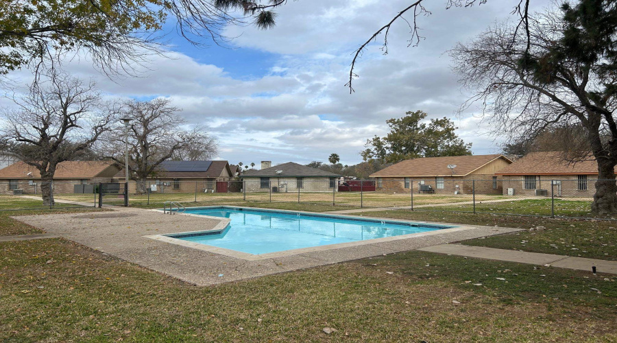 344 Dakota St S, Laredo, Texas 78041, 3 Bedrooms Bedrooms, 5 Rooms Rooms,2 BathroomsBathrooms,Residential,For Rent,344 Dakota St S,20260718