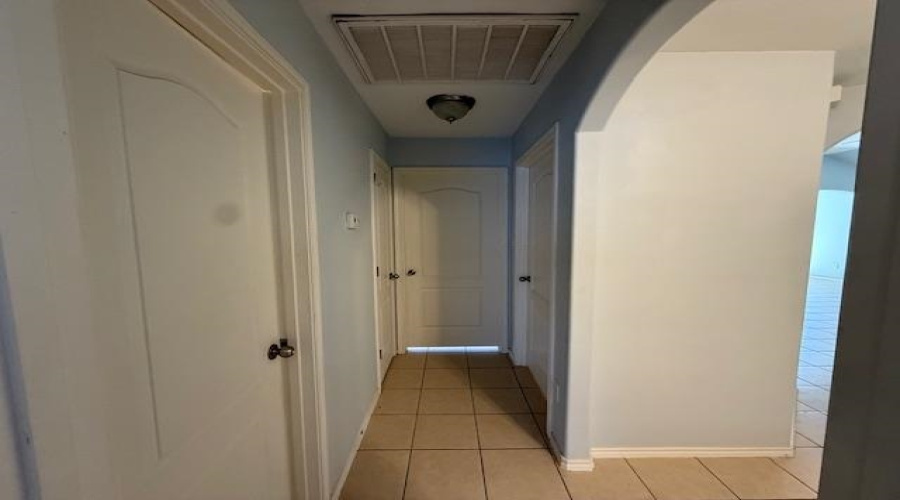 811 Bartolome Ln, Laredo, Texas 78043-5184, 3 Bedrooms Bedrooms, 5 Rooms Rooms,2 BathroomsBathrooms,Residential,For Rent,811 Bartolome Ln,20260719