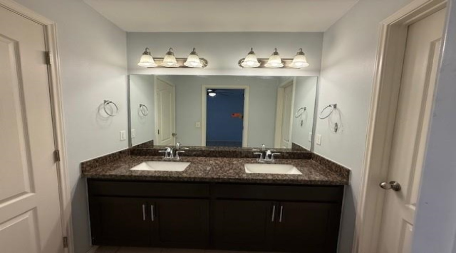 811 Bartolome Ln, Laredo, Texas 78043-5184, 3 Bedrooms Bedrooms, 5 Rooms Rooms,2 BathroomsBathrooms,Residential,For Rent,811 Bartolome Ln,20260719