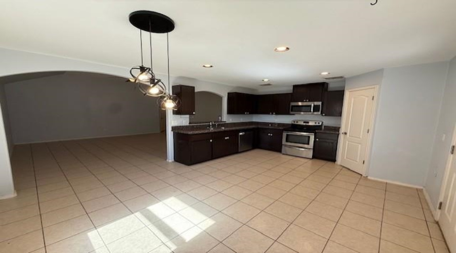 811 Bartolome Ln, Laredo, Texas 78043-5184, 3 Bedrooms Bedrooms, 5 Rooms Rooms,2 BathroomsBathrooms,Residential,For Rent,811 Bartolome Ln,20260719