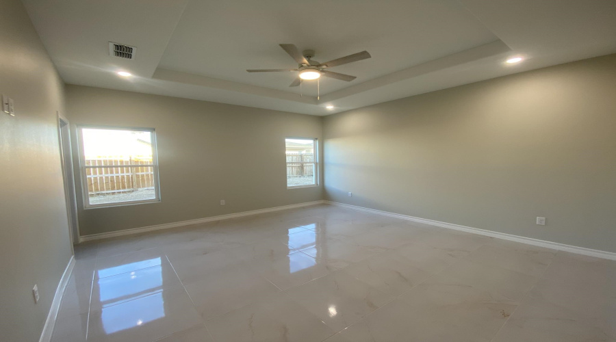1429 Los Estribos Dr., LAREDO, Texas 78040, 3 Bedrooms Bedrooms, 4 Rooms Rooms,2 BathroomsBathrooms,Residential,For Sale,1429 Los Estribos Dr.,20260723