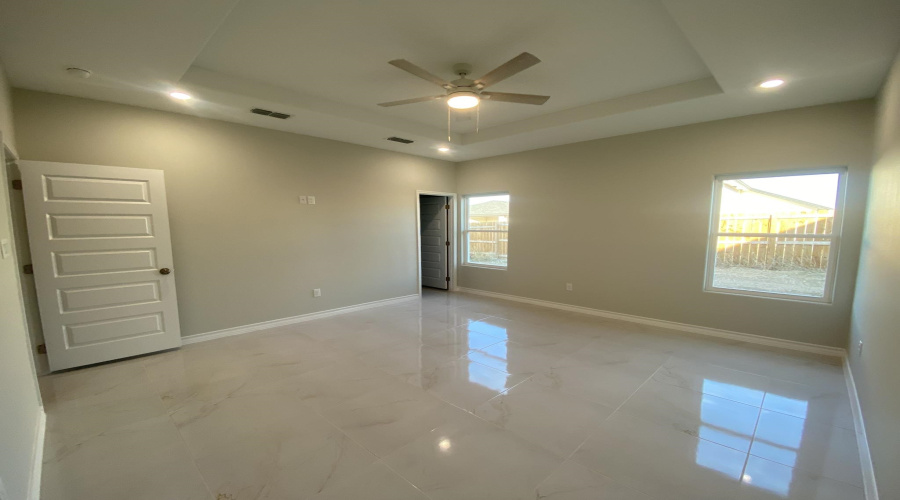 1429 Los Estribos Dr., LAREDO, Texas 78040, 3 Bedrooms Bedrooms, 4 Rooms Rooms,2 BathroomsBathrooms,Residential,For Sale,1429 Los Estribos Dr.,20260723