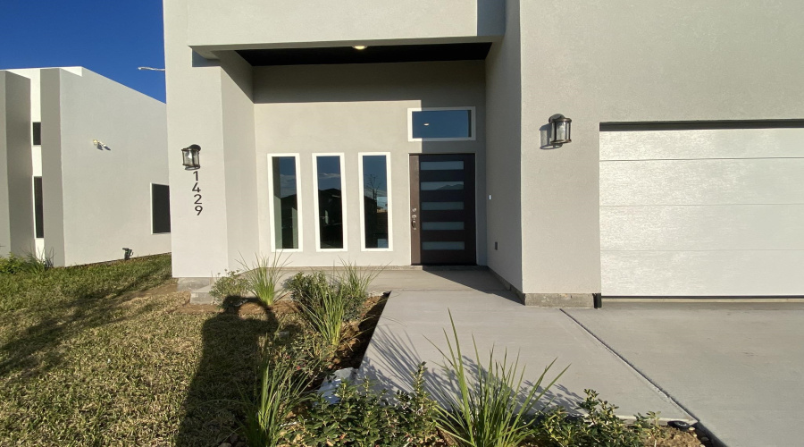 1429 Los Estribos Dr., LAREDO, Texas 78040, 3 Bedrooms Bedrooms, 4 Rooms Rooms,2 BathroomsBathrooms,Residential,For Sale,1429 Los Estribos Dr.,20260723