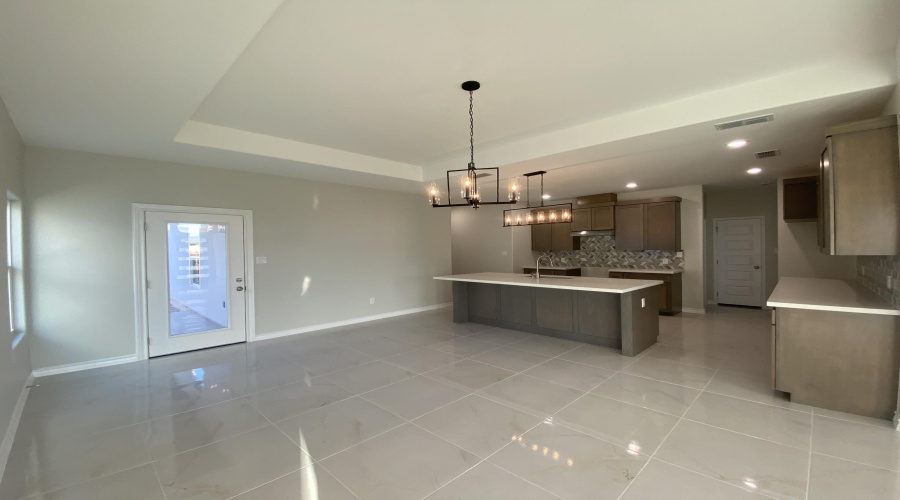 1429 Los Estribos Dr., LAREDO, Texas 78040, 3 Bedrooms Bedrooms, 4 Rooms Rooms,2 BathroomsBathrooms,Residential,For Sale,1429 Los Estribos Dr.,20260723