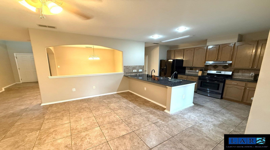 9310 Albany Dr, Laredo, Texas 78045-0000, 3 Bedrooms Bedrooms, 6 Rooms Rooms,2 BathroomsBathrooms,Residential,For Rent,9310 Albany Dr,20260724
