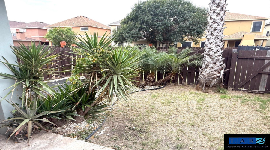 9310 Albany Dr, Laredo, Texas 78045-0000, 3 Bedrooms Bedrooms, 6 Rooms Rooms,2 BathroomsBathrooms,Residential,For Rent,9310 Albany Dr,20260724