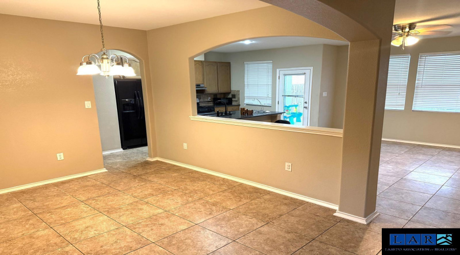 9310 Albany Dr, Laredo, Texas 78045-0000, 3 Bedrooms Bedrooms, 6 Rooms Rooms,2 BathroomsBathrooms,Residential,For Rent,9310 Albany Dr,20260724