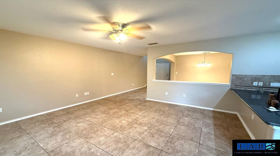 9310 Albany Dr, Laredo, Texas 78045-0000, 3 Bedrooms Bedrooms, 6 Rooms Rooms,2 BathroomsBathrooms,Residential,For Rent,9310 Albany Dr,20260724