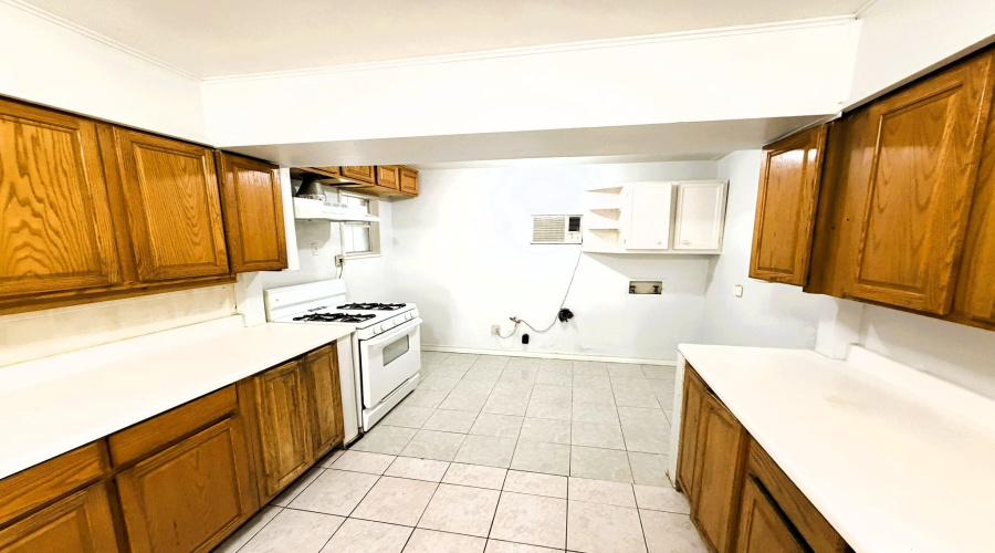 2119 Chacon St, Laredo, Texas 78043, 3 Bedrooms Bedrooms, 6 Rooms Rooms,2 BathroomsBathrooms,Residential,For Sale,2119 Chacon St,20260729