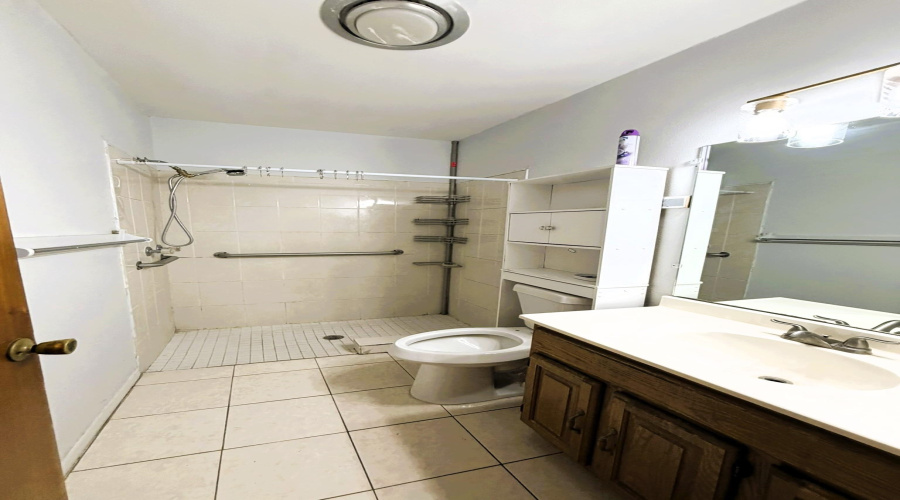 2119 Chacon St, Laredo, Texas 78043, 3 Bedrooms Bedrooms, 6 Rooms Rooms,2 BathroomsBathrooms,Residential,For Sale,2119 Chacon St,20260729