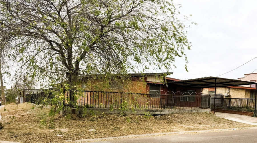 2119 Chacon St, Laredo, Texas 78043, 3 Bedrooms Bedrooms, 6 Rooms Rooms,2 BathroomsBathrooms,Residential,For Sale,2119 Chacon St,20260729