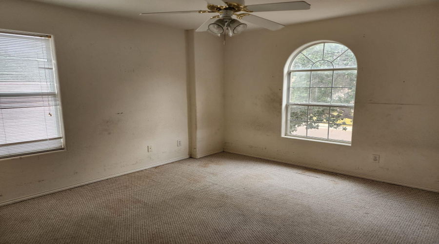 1604 Denmark Ln, Laredo, Texas 78045, 4 Bedrooms Bedrooms, 6 Rooms Rooms,2 BathroomsBathrooms,Residential,For Sale,1604 Denmark Ln,20260730