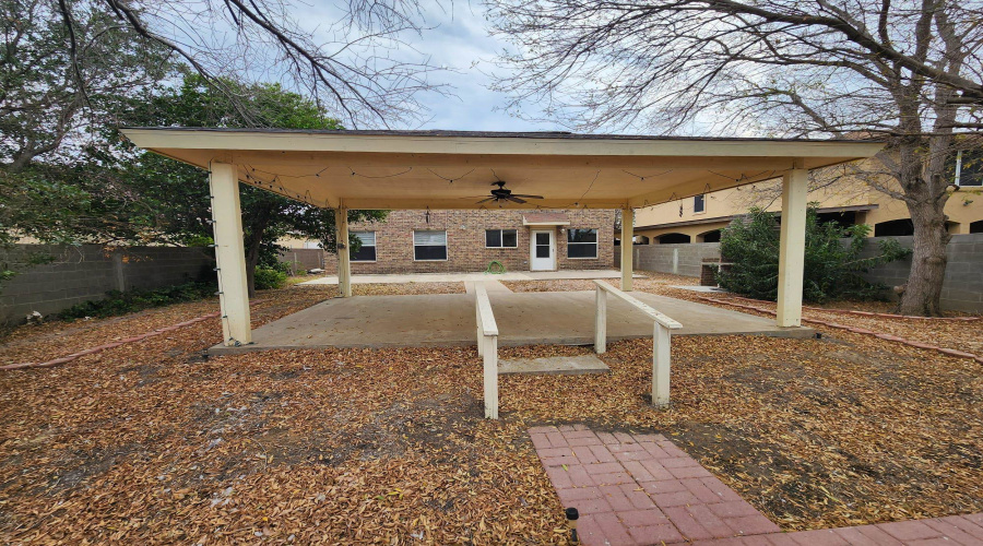 1604 Denmark Ln, Laredo, Texas 78045, 4 Bedrooms Bedrooms, 6 Rooms Rooms,2 BathroomsBathrooms,Residential,For Sale,1604 Denmark Ln,20260730