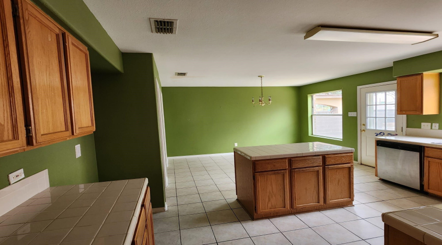 1604 Denmark Ln, Laredo, Texas 78045, 4 Bedrooms Bedrooms, 6 Rooms Rooms,2 BathroomsBathrooms,Residential,For Sale,1604 Denmark Ln,20260730