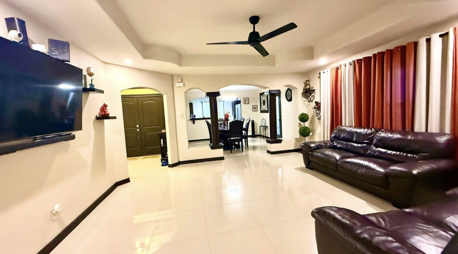 3519 Aguanieve Dr., Laredo, Texas 78046, 4 Bedrooms Bedrooms, 7 Rooms Rooms,2 BathroomsBathrooms,Residential,For Sale,3519 Aguanieve Dr.,20260731