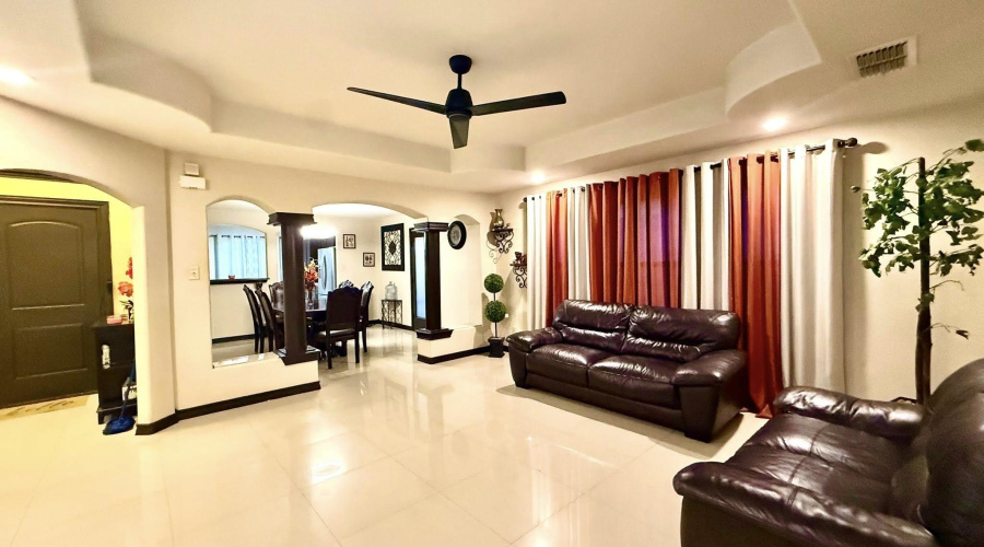 3519 Aguanieve Dr., Laredo, Texas 78046, 4 Bedrooms Bedrooms, 7 Rooms Rooms,2 BathroomsBathrooms,Residential,For Sale,3519 Aguanieve Dr.,20260731