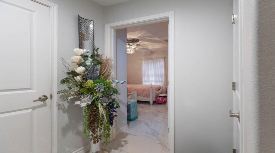 1621 Bilbao Dr., Laredo, Texas 78046-8949, 3 Bedrooms Bedrooms, 7 Rooms Rooms,2 BathroomsBathrooms,Residential,For Sale,1621 Bilbao Dr.,20260733