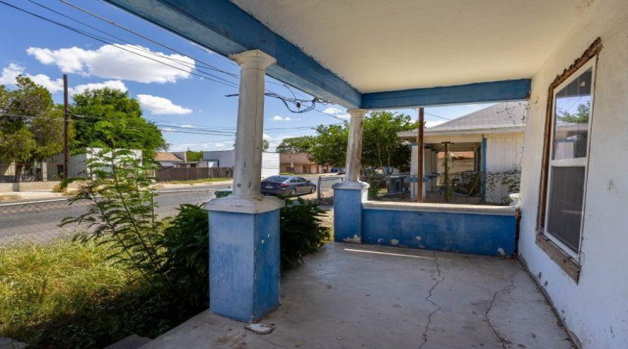 1610 Santa Maria Ave, Laredo, Texas 78040-3769, ,Residential,For Sale,1610 Santa Maria Ave,20260734