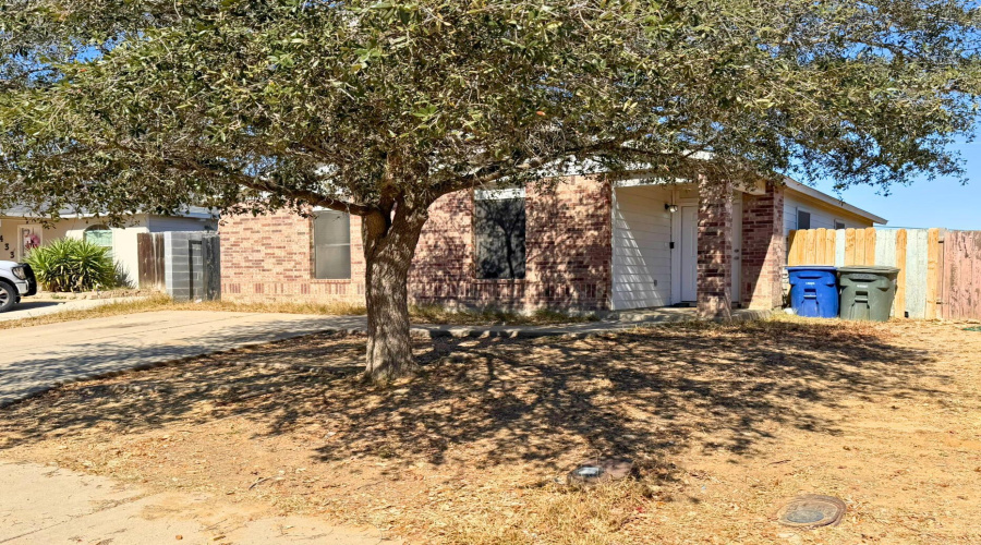 4435 Exodus Dr, Laredo, Texas 78046, 4 Bedrooms Bedrooms, 6 Rooms Rooms,2 BathroomsBathrooms,Residential,For Rent,4435 Exodus Dr,20260735