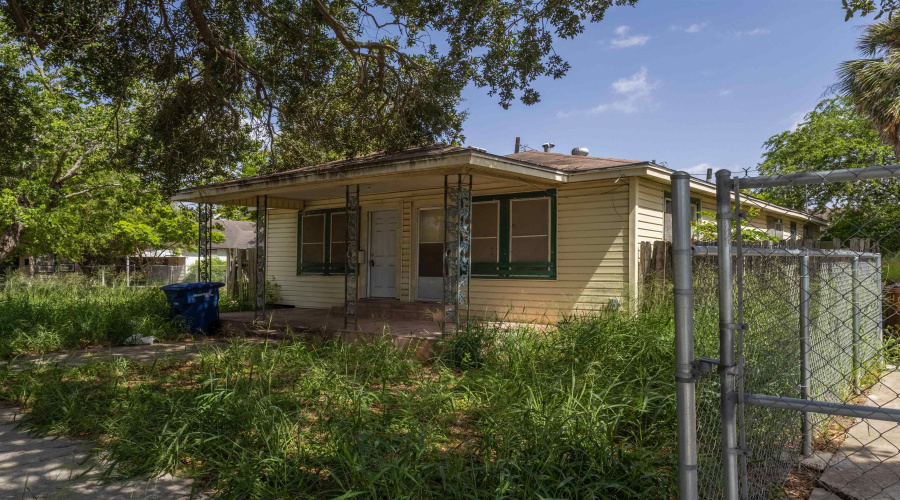 1724 Craig Ave., Corpus Christi, Texas 78404-3542, 2 Bedrooms Bedrooms, 4 Rooms Rooms,1 BathroomBathrooms,Residential,For Sale,1724 Craig Ave.,20260736