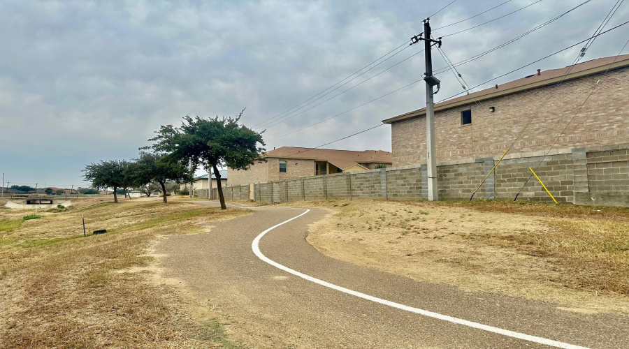 9903 Crystal Ct, Laredo, Texas 78045, 2 Bedrooms Bedrooms, 5 Rooms Rooms,2 BathroomsBathrooms,Residential,For Rent,9903 Crystal Ct,20260737