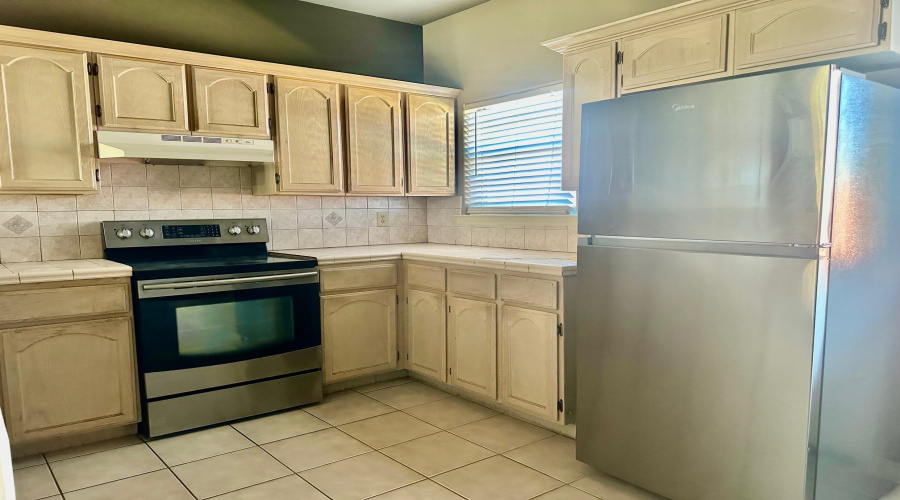 9903 Crystal Ct, Laredo, Texas 78045, 2 Bedrooms Bedrooms, 5 Rooms Rooms,2 BathroomsBathrooms,Residential,For Rent,9903 Crystal Ct,20260737