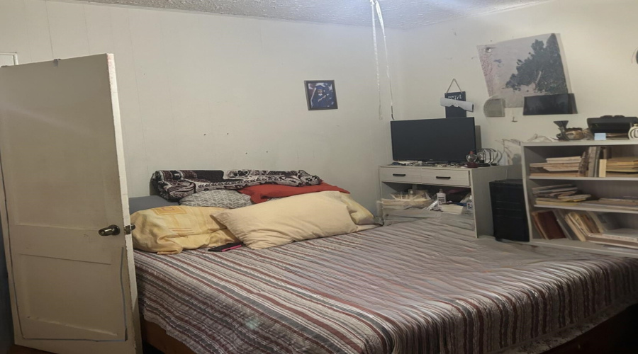 1519 Mier St, Laredo, Texas 78040-8742, 3 Bedrooms Bedrooms, 7 Rooms Rooms,2 BathroomsBathrooms,Residential,For Sale,1519 Mier St,20260739