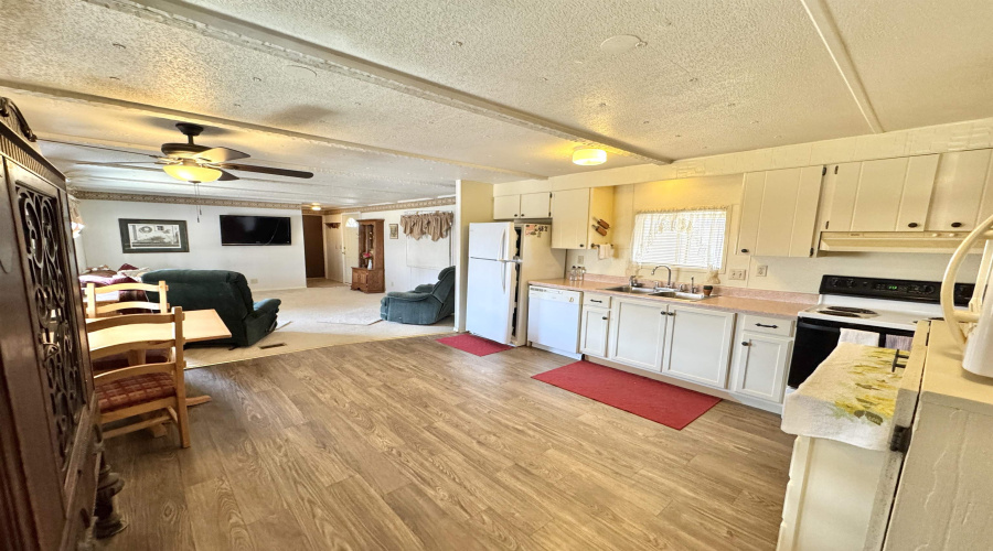 119 Road Runner St, Zapata, Texas 78076, 2 Bedrooms Bedrooms, 3 Rooms Rooms,2 BathroomsBathrooms,Residential,For Sale,119 Road Runner St,20260740