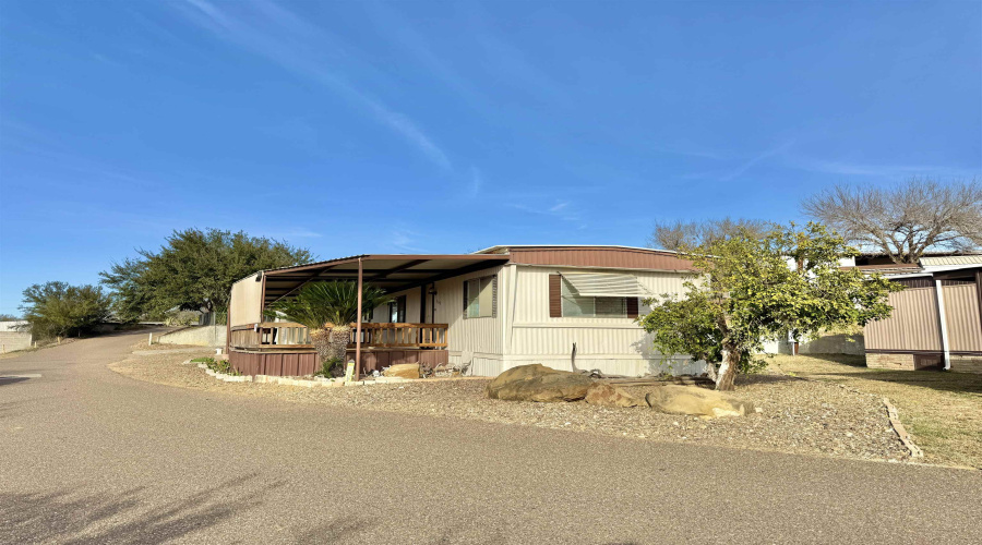 119 Road Runner St, Zapata, Texas 78076, 2 Bedrooms Bedrooms, 3 Rooms Rooms,2 BathroomsBathrooms,Residential,For Sale,119 Road Runner St,20260740