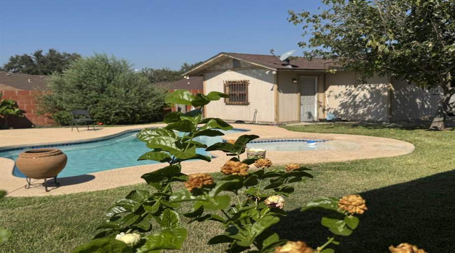 8710 Gentlewind Crt, Laredo, Texas 78045, 3 Bedrooms Bedrooms, 6 Rooms Rooms,2 BathroomsBathrooms,Residential,For Sale,8710 Gentlewind Crt,20254360