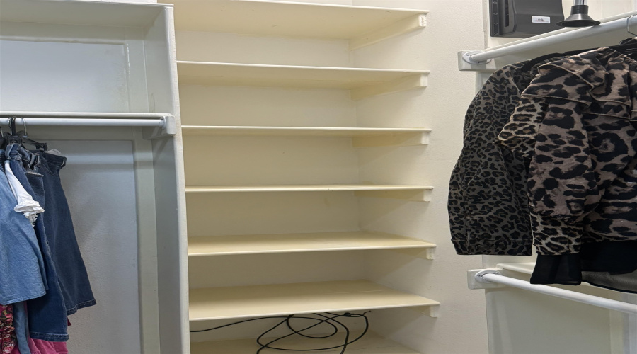 8710 Gentlewind Crt, Laredo, Texas 78045, 3 Bedrooms Bedrooms, 6 Rooms Rooms,2 BathroomsBathrooms,Residential,For Sale,8710 Gentlewind Crt,20254360