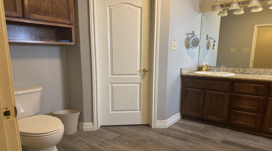 8710 Gentlewind Crt, Laredo, Texas 78045, 3 Bedrooms Bedrooms, 6 Rooms Rooms,2 BathroomsBathrooms,Residential,For Sale,8710 Gentlewind Crt,20254360