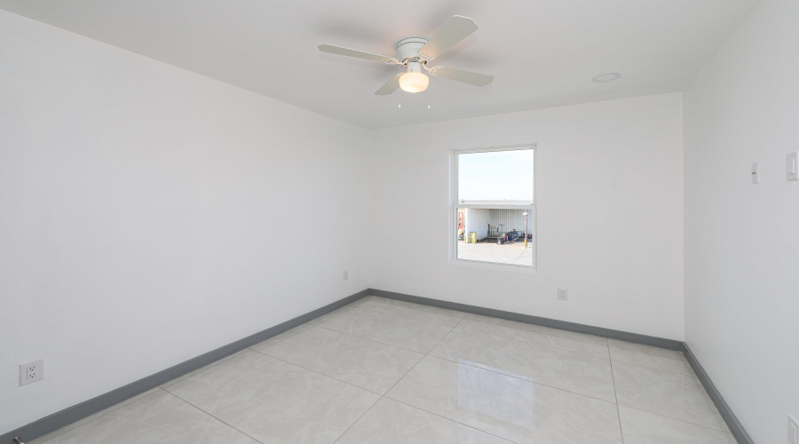 1011 Emerald Valley Dr., Laredo, Texas 78043, 3 Bedrooms Bedrooms, 6 Rooms Rooms,2 BathroomsBathrooms,Residential,For Sale,1011 Emerald Valley Dr.,20260742