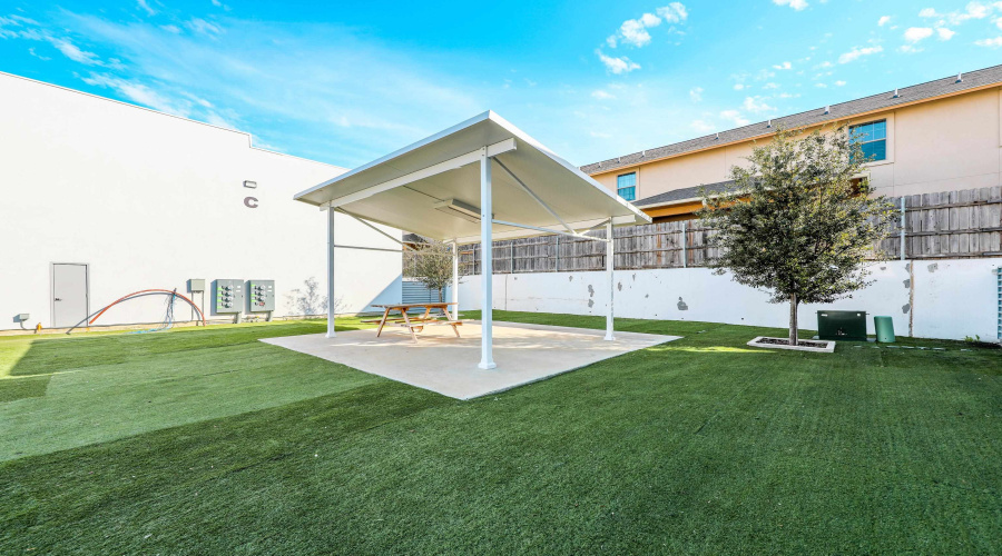 1011 Emerald Valley Dr., Laredo, Texas 78043, 3 Bedrooms Bedrooms, 6 Rooms Rooms,2 BathroomsBathrooms,Residential,For Sale,1011 Emerald Valley Dr.,20260742