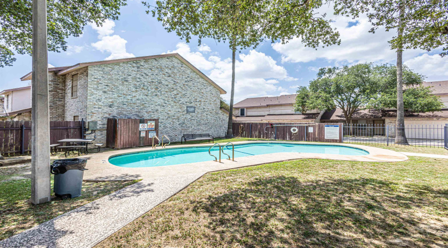 8801 McPherson Rd, LAREDO, Texas 78045, 3 Bedrooms Bedrooms, 6 Rooms Rooms,2 BathroomsBathrooms,Residential,For Sale,8801 McPherson Rd,20260745