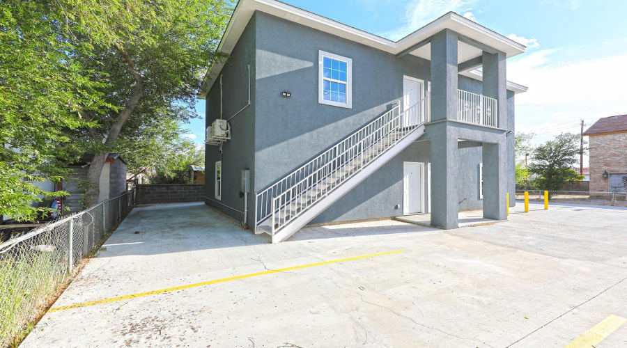 1215 Bustamante St, Laredo, Texas 78041, 1 Bedroom Bedrooms, 1 Room Rooms,1 BathroomBathrooms,Residential,For Rent,1215 Bustamante St,20260746