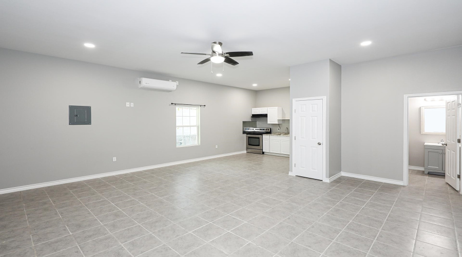 1215 Bustamante St, Laredo, Texas 78041, 1 Bedroom Bedrooms, 1 Room Rooms,1 BathroomBathrooms,Residential,For Rent,1215 Bustamante St,20260746