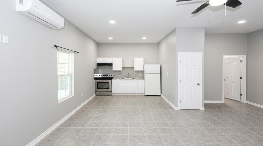 1215 Bustamante St, Laredo, Texas 78041, 1 Bedroom Bedrooms, 1 Room Rooms,1 BathroomBathrooms,Residential,For Rent,1215 Bustamante St,20260746